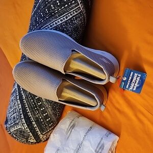 Authentic NEW Skechers Performance